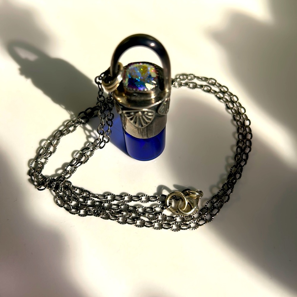 Lavender Star Designs of Instagram never used/worn oil roller necklace!!